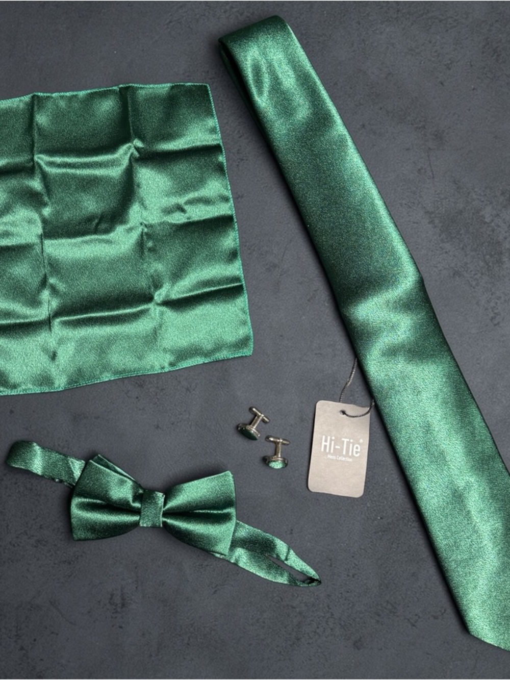 Hi-Tie Dark Green Silk Tie Set Bow Tie Pocket Square Cufflinks NIP